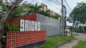 Rumah cafe jual murah di Sungailiat