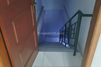 Ruko 4lantai dalam komplek pluit