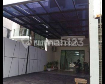 Rumah mewah dengan desain elegan dekat jalan letjen suprapto cempaka putih