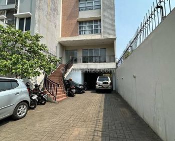 Gedung Kantor Dijual Bagus Sangat Strategis