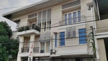 RUMAH USAHA HOOK MANYAR TIRTOMOYO 3 LANTAI