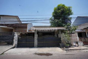 Rumah Luas 5 Kamar Harga Terbaik di Tangerang Selatan Siap KPR J14629