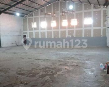 Gudang Sayap Holis Akses Kontainer