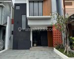 thumbnail-rumah-baru-2-lantai-model-fasad-modern-minimalis-row-jalan-lebar-lingkungan-asri-0