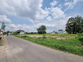 Ideal Hunian Pun Kost, Seberang Kampus Ukrim Jogja, SHM