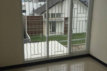 Rumah Disewa Minimalis 2 Lantai di Taman Kopo Indah 5