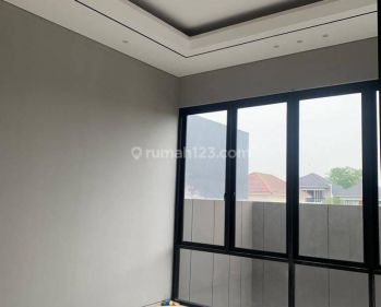 Rumah High Quality Minimalis Split Level Waterfront Citraland