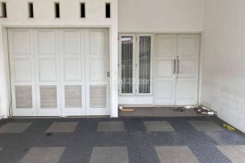 Rent Rumah: Tebet cocok kantor