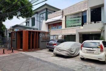Ruang Usaha di Jalan Gunawarman, Jakarta Selatan