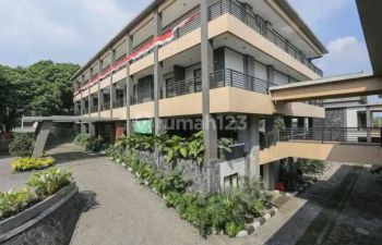 Hotel Luas 3 Lantai Siap Huni di Lembang Bandung