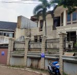 thumbnail-rumah-rumah-2-lantai-murah-di-kota-jakarta-di-jual-melalui-lelang-bank-2