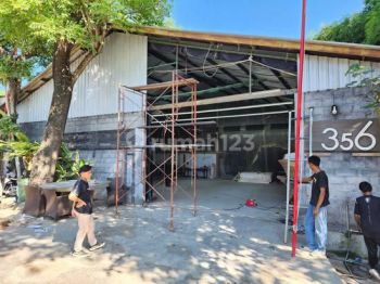 B 82 Gudang di Tukad banut ketewel