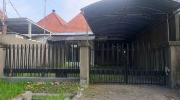 Turun Harga Dijual Rumah komersial area WR Supratman Surabaya Pusat