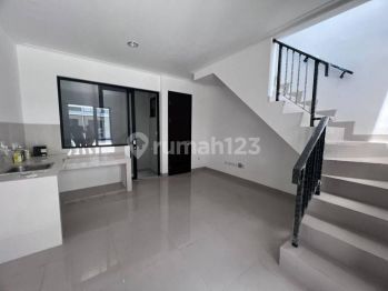 Rumah Milenial Pik Disewakan Uk 4,5x10 Harga 26 Jt thn Brand New