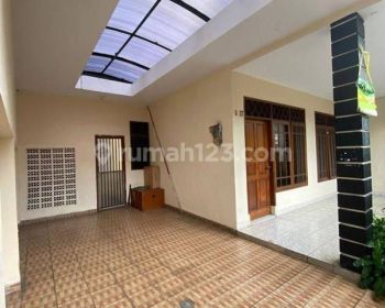 BEST PRICE! Di Sewakan Rumah di Pasar Minggu Siap Huni 2 Lantai
