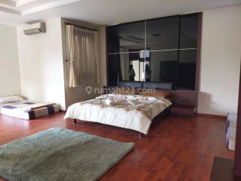 Rumah Disewa Minimalis Modern di Ciumbuleuit