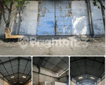 GUDANG  MARGOMULYO PERMAI HADAP SELATAN