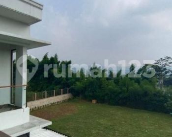 Rumah murah siap huni 2 lantai di Perum springhill sawojajar2