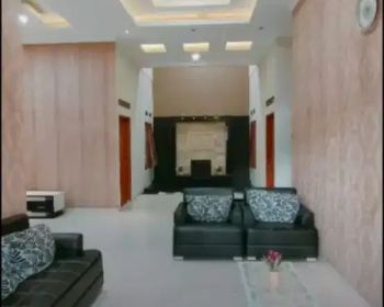 Sewa kontrak rumah siap huni furnished di Antapani