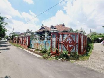 Rumah Second Hook Luas Nyaman Gedongan Colomadu