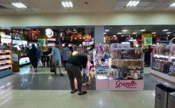 Stand Matos casual 4 sisi, nonfood (sebelahnya foodcourt) - Jl. Veteran -