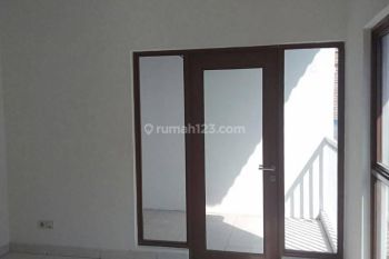 View Exclusive Rumah Classy di Area Kota Baru Parahyangan, Bdg