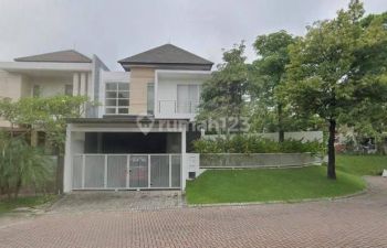 2 Lantai Bagus SHM di Jalan Graha Family Surabaya Barat, Surabaya