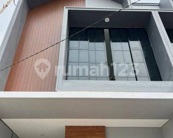 MERUYA 5x25 RP 2.5M EXCLUSIVE, JALAN LEBAR, PARKIR 2 MOBIL st