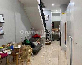 Chandra Rumah Murah 3 Lantai Uk 3x18m Jalan 2 Mobil di Jelambar