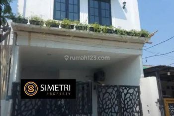 Rumah American Classic Baru Renovasi , Semi Furnish, Tangsel