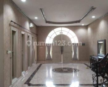 di Jln Asia Afrika, Jakarta Selatan