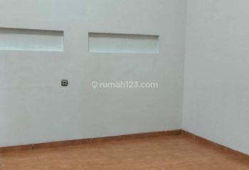 Dijual rumah di Taman kopo indah 3 harga miring