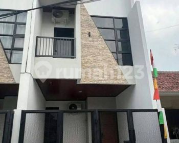 TERMURAH Rumah Minimalis 3Lantai 5 Menit ke Stasiun Klender Duren Sawit