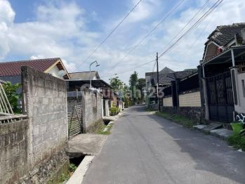 Tanah Jogja Lingkungan Perumahan, Dekat Pemda Sleman