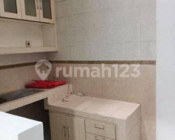 Rumah Pakuwon City 2lantai semi furnish