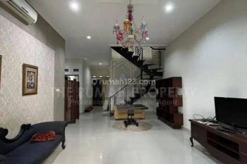 Rumah 2 Lantai Bangka Jakarta Selatan