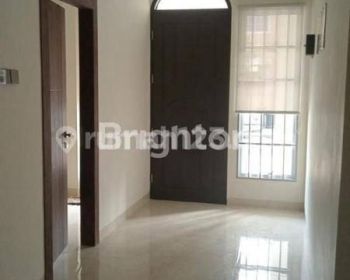 Rumah Dutamas. Cantik. Baru di Renovasi. Batam Kota