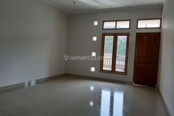 Sewa Ruko Bersih Terawat 2 Lantai Padalarang Mainroad