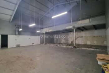 Disewakan Bangunan Restaurant Jalan Utama di Disunset Road Area Yang Ramai Dan