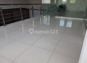 Dijual Tempat Usaha ex. Showroom di Pucang Anom Timur Surabaya Timur