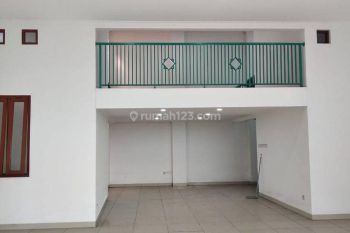 Ruko Disewa Bagus Siap Pakai di Sayap Dago