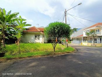 Rumah murah posisi hook Sentul city