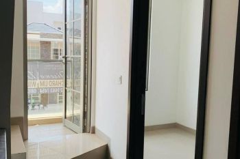 Disewa Rumah 4.5x10 M di Pantai Indah Kapuk 2