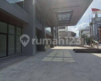 Baru, Modern, Mewah. Ruko Gandeng 3, Parkir Extra Luas. 03