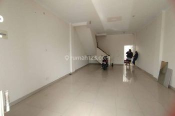 Disewakan Ruko 3lt, Di Sentra Niaga 5 Harapan Indah Bekasi