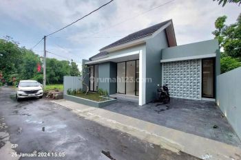 RUMAH BARU CANTIK MINIMALIS MODERN KEKINIAN DI JALAN KALIURANG KM 13 SUKOHARJO