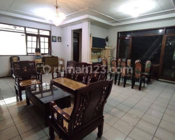 Rumah tinggal lokasi pusat kota, bisa utk usaha bangunan 2 lantai