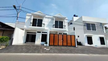 Rumah di jual di jakarta strategis SHM cempaka putih