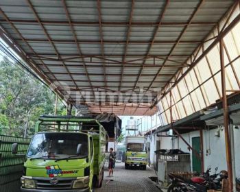 Gudang Besar Lokasi Tengah Kota Bandung Strategis