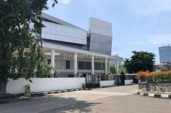 Jual Cepat Gedung Perkantoran Strategis di Jl. Angkasa Raya